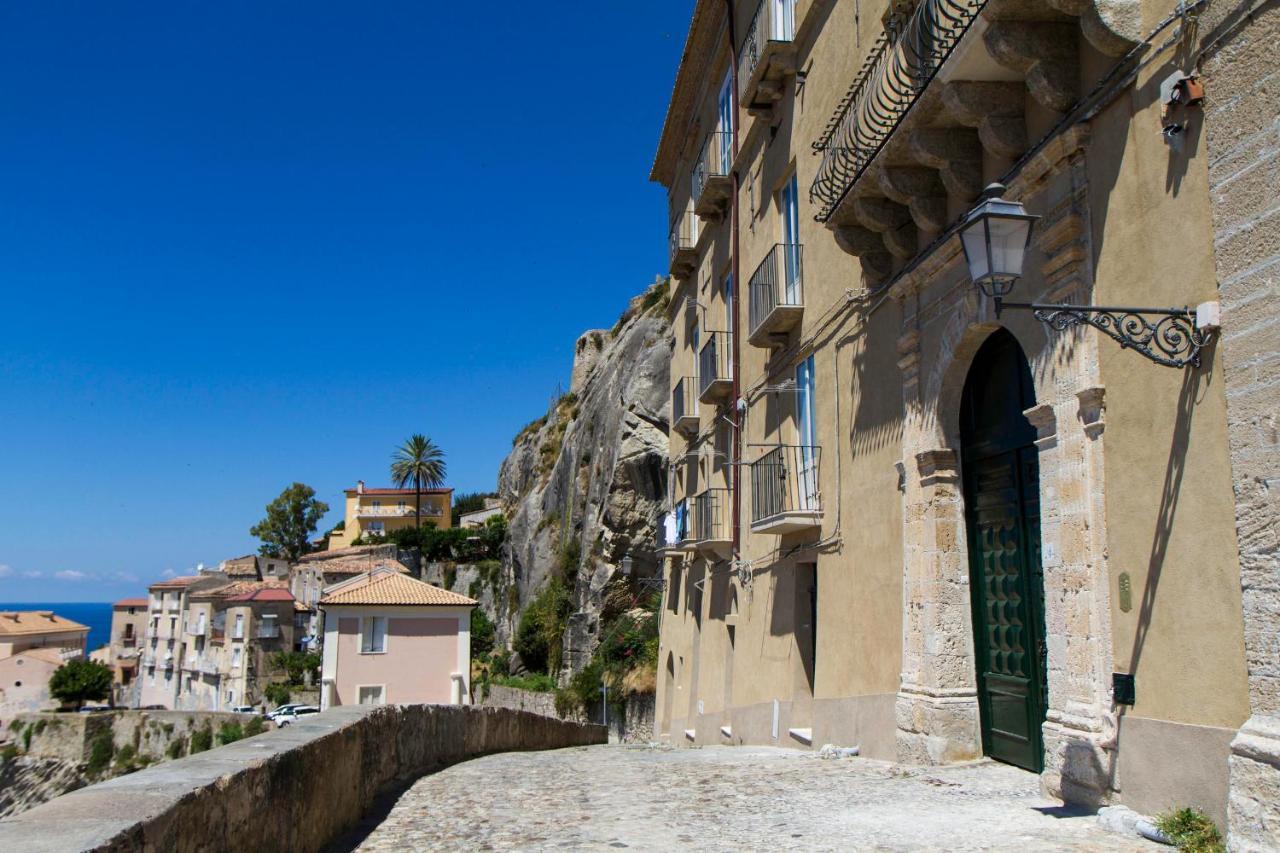 Hotel Grand La Tonnara 4*