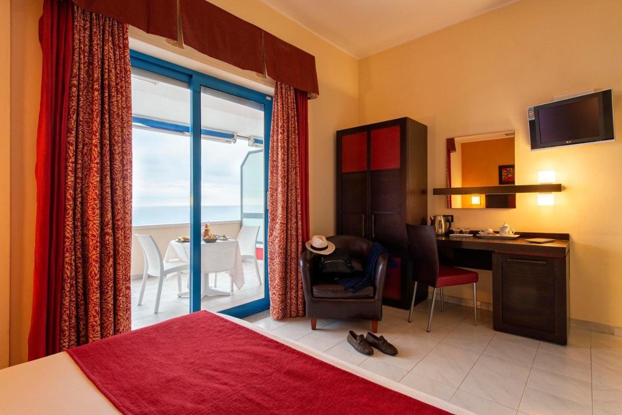 Grand La Tonnara Hotel